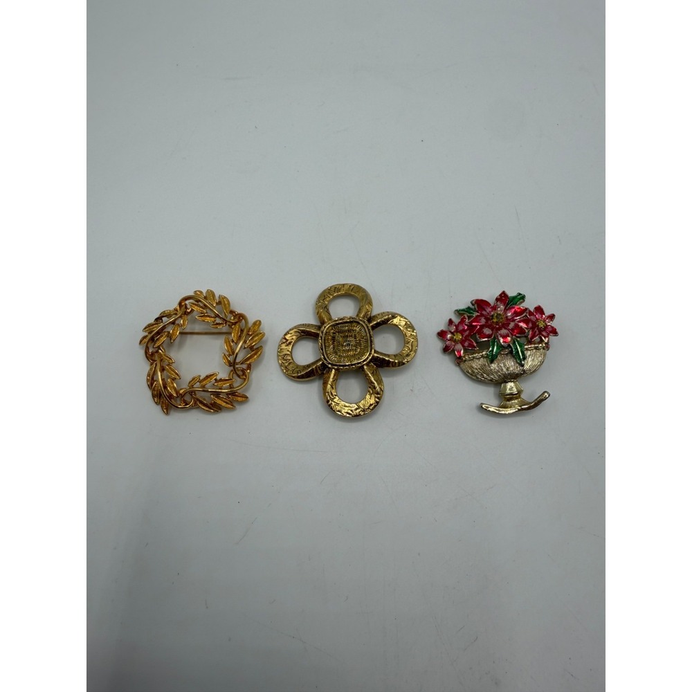 Lot of 3 Vintage Gold Tone Brooches Pins Flower Wreath Quatrefoil Costume